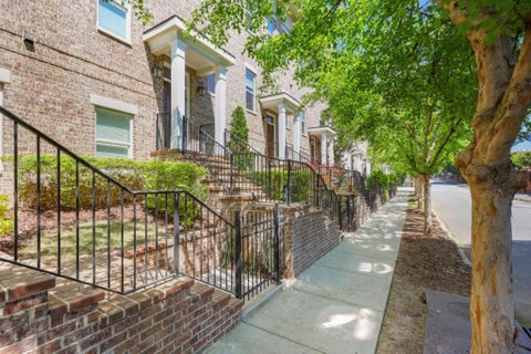 Townhouse For Sale - 336 Brownstones Circle<br/> Atlanta, GA 30312