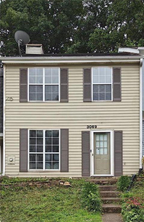 Townhouse For Sale - 3069 Revere Court<br/> Atlanta, GA 30340