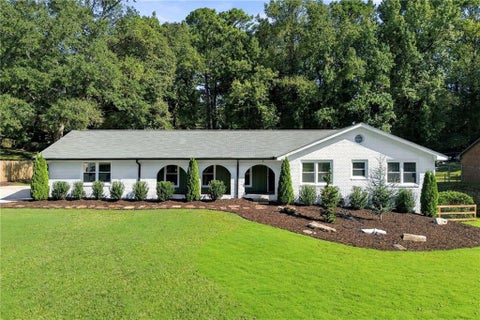 Homes For Sale - 735 Lake Charles Way<br/> Roswell, GA 30075