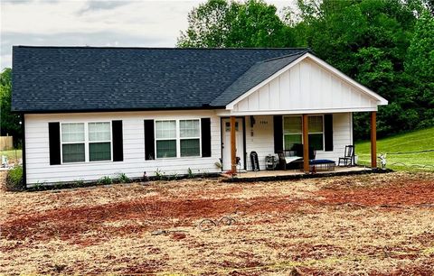 A home in Murrayville