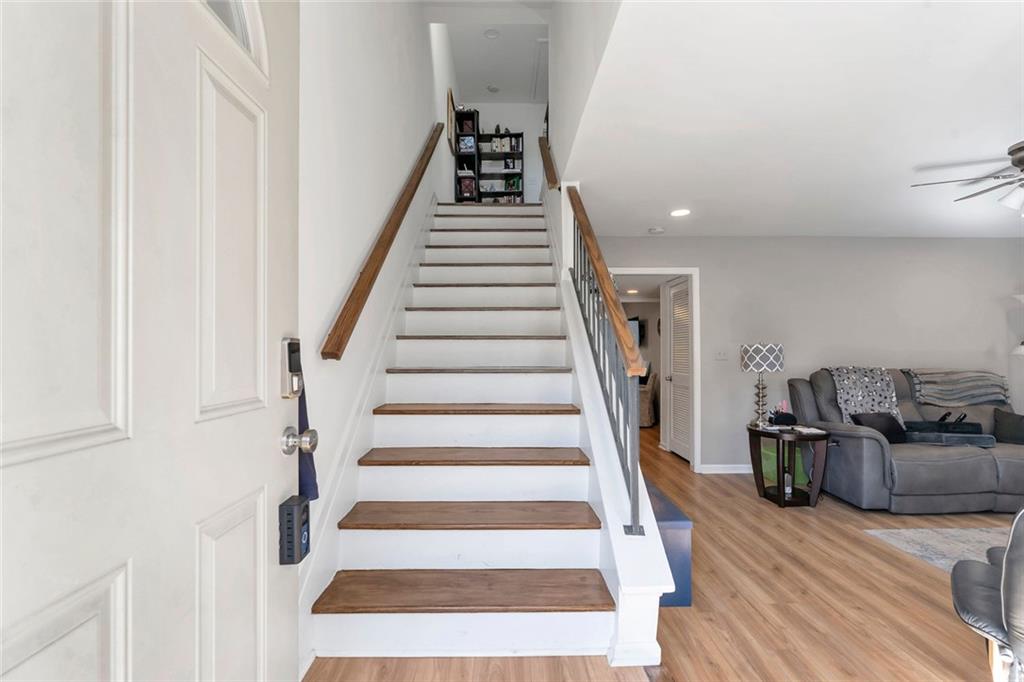 1115 Riverbend Club Drive SE