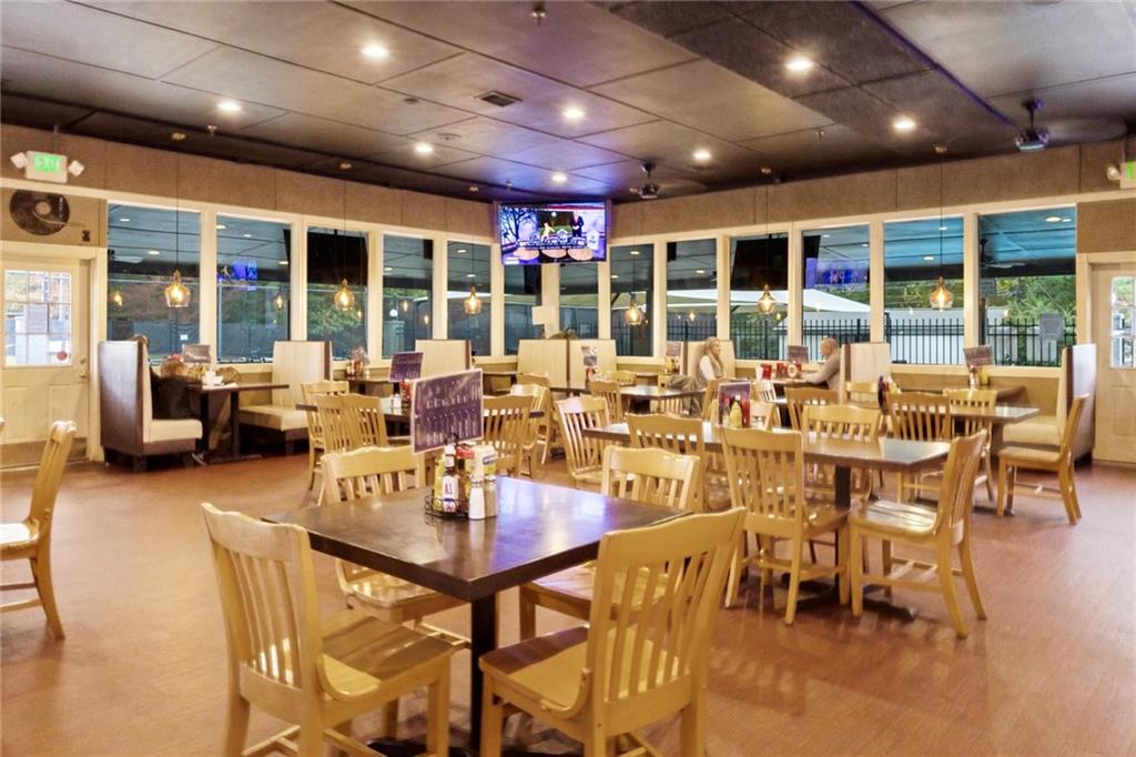 11196 Lakeview Parkway