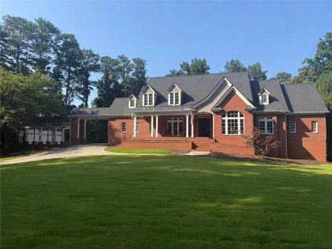 Homes For Sale - 360 Kent Road<br/> Roswell, GA 30075