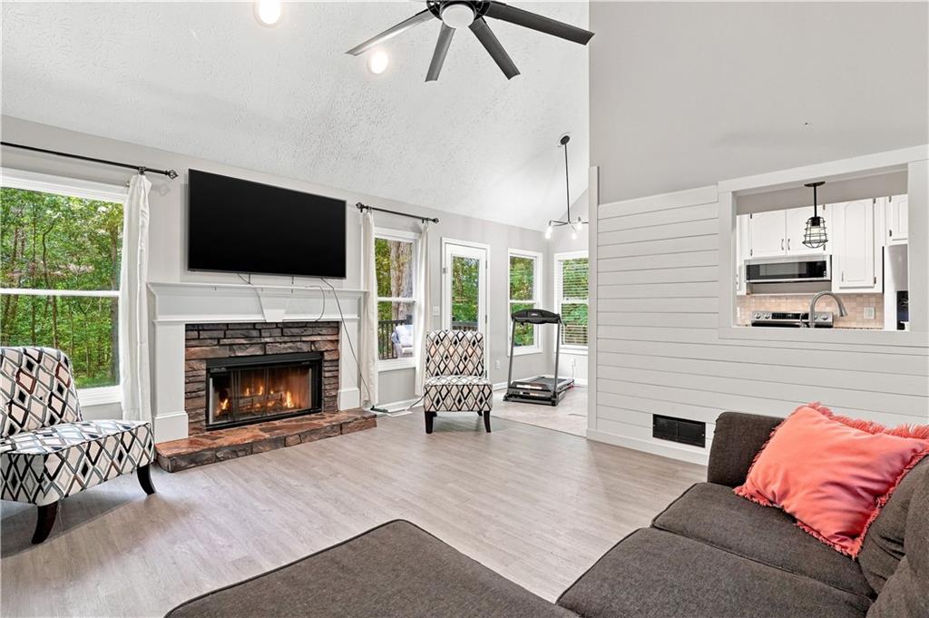 138 Smokestack Ridge