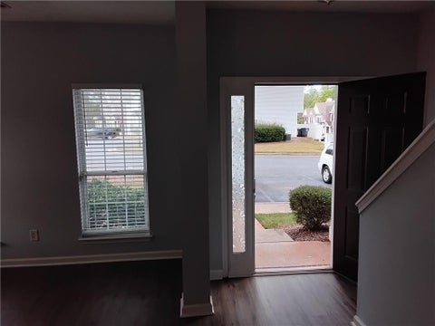 Townhouse For Sale - 914 Tree Creek Boulevard<br/> Gwinnett County, Lawrenceville, GA 30043