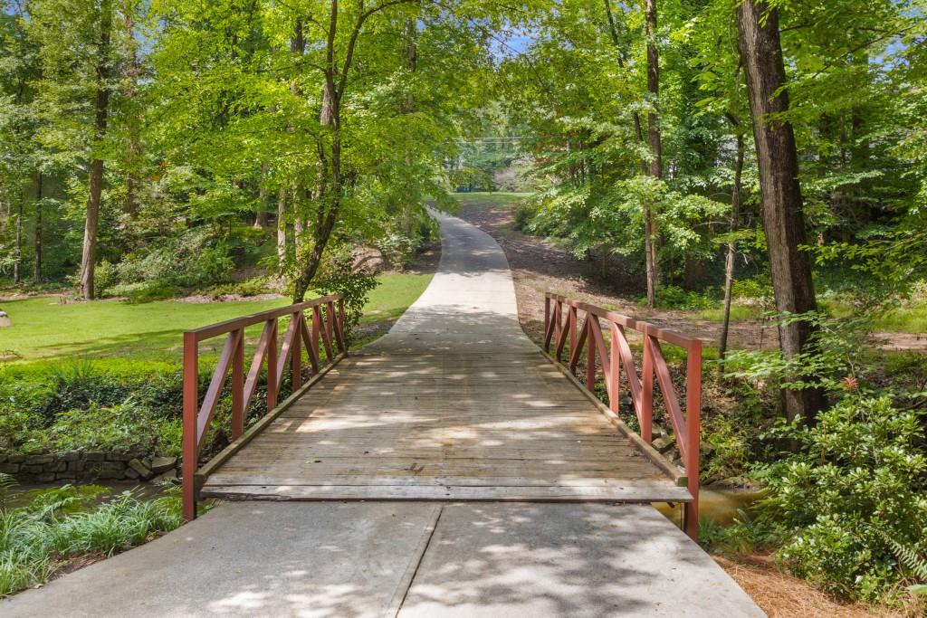 1461 Bubbling Creek Road, Brookhaven, Georgia image 8