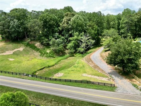 383 Liberty Grove Road Alpharetta GA 30004