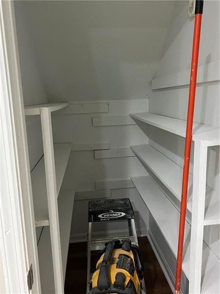 Woodlawn Lake - Residential Lease