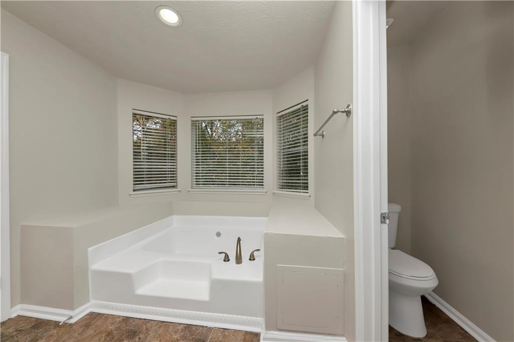 565 Lake Joyce Lane, Fairburn, Georgia image 36