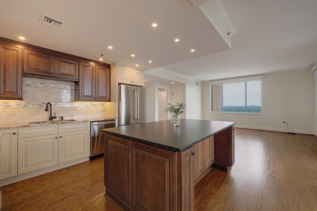 75 14th Street NE 4160