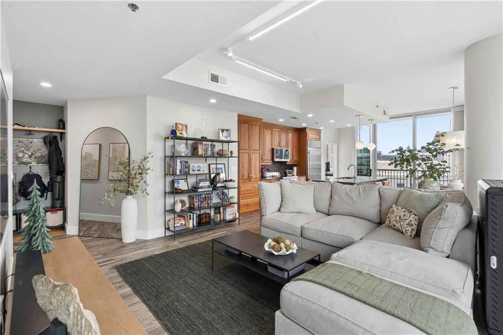 1080 Peachtree Street NE 1711
