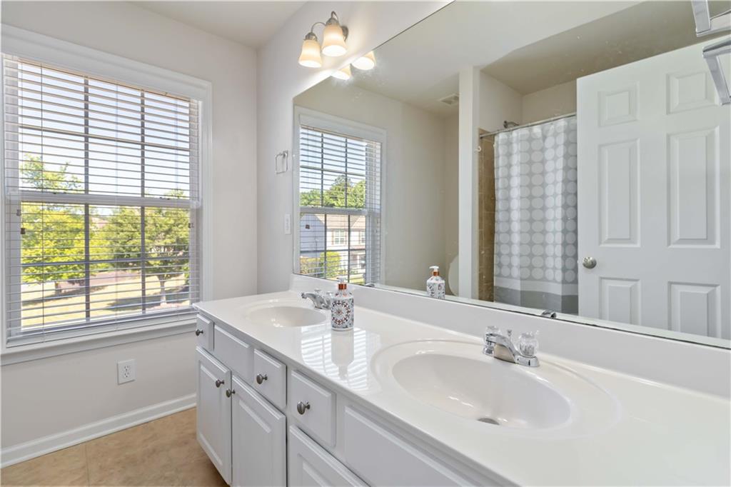 310 Hammersmith Drive, Suwanee, Georgia image 24