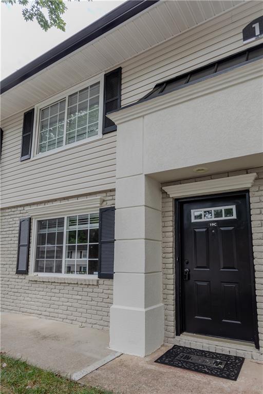 6940 Roswell Road 19C