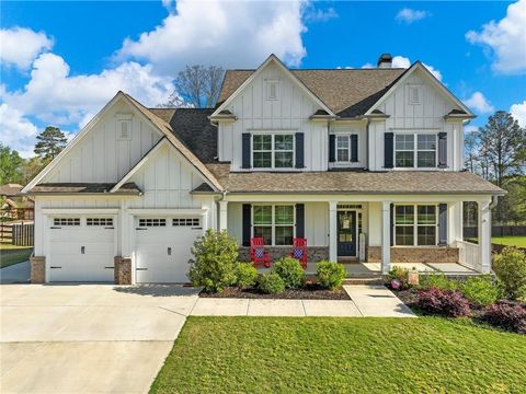 Homes For Sale - 857 Champagne Lane<br/> Hoschton, GA 30548