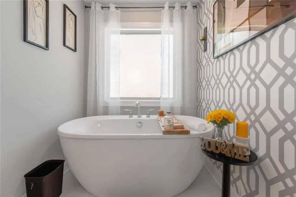 McDonough, Georgia 30252, United States, 5 Bedrooms Bedrooms, ,4 BathroomsBathrooms,Residential,Pending,81846