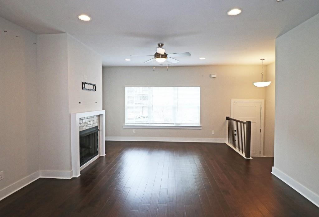 2163 Wiggins Walk
