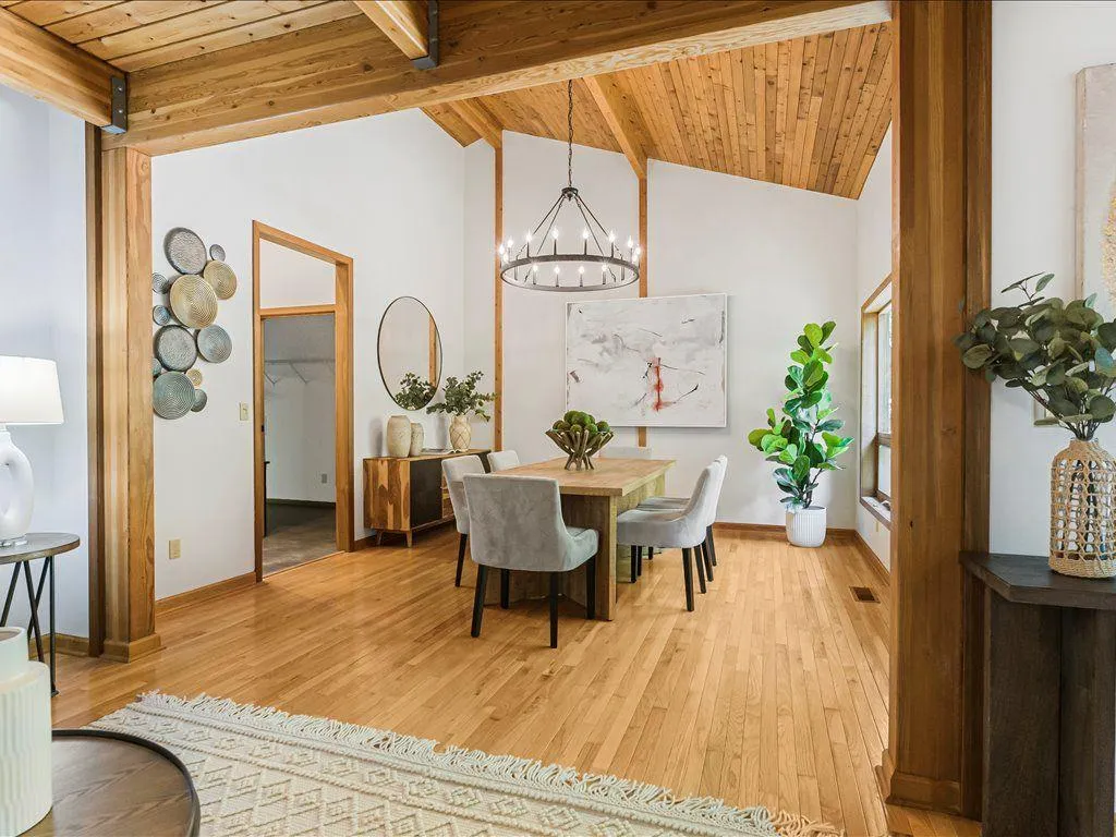 Woodstock, Georgia 30188, United States, 4 Bedrooms Bedrooms, ,4 BathroomsBathrooms,Residential,Active,208373