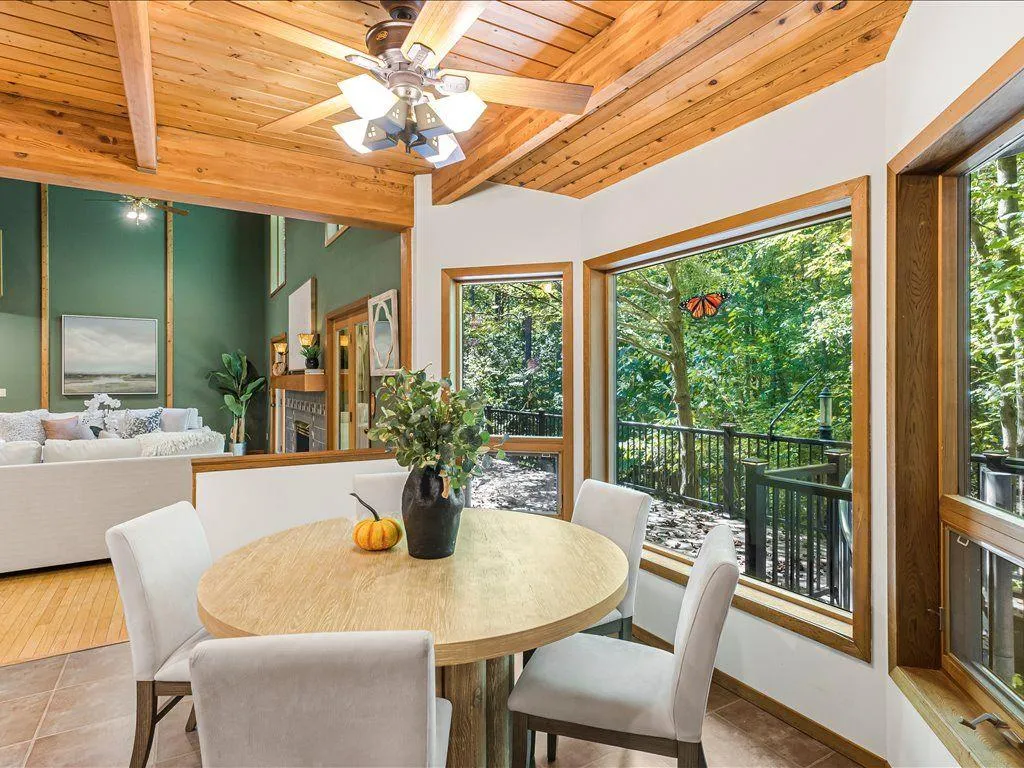 Woodstock, Georgia 30188, United States, 4 Bedrooms Bedrooms, ,4 BathroomsBathrooms,Residential,Active,208373