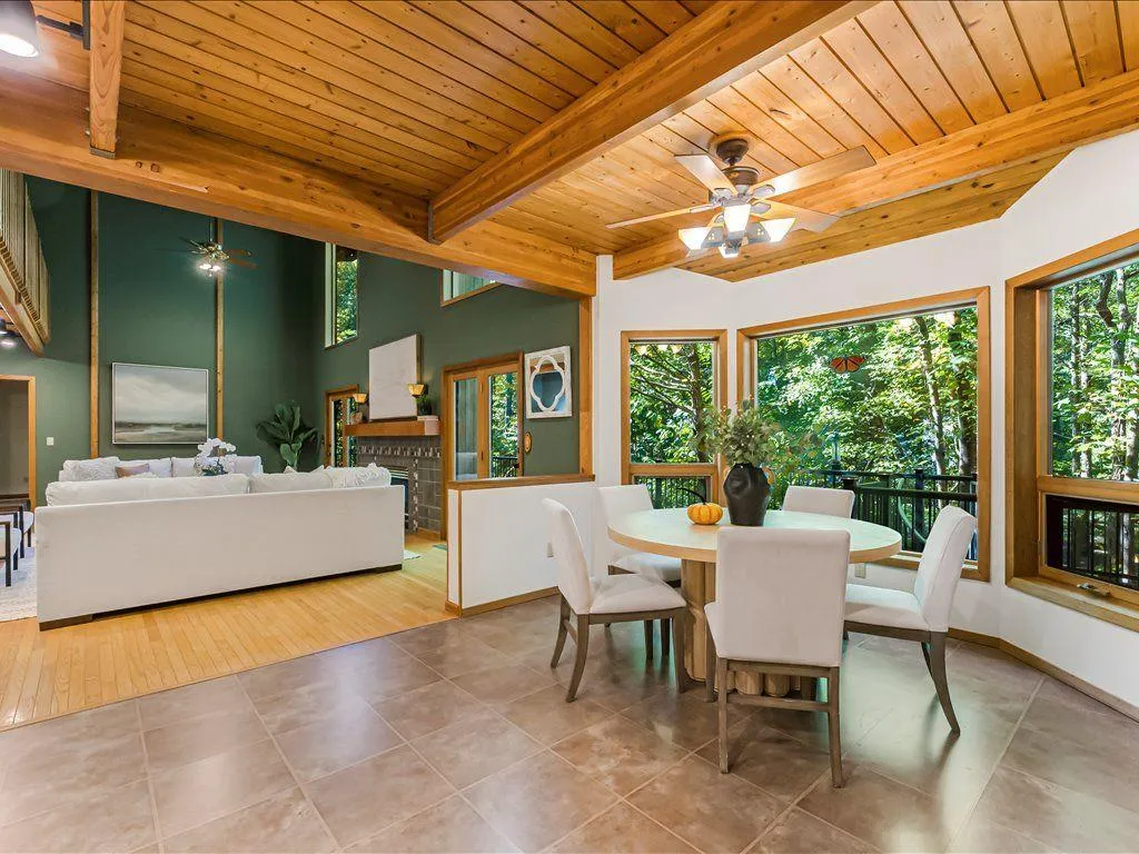 Woodstock, Georgia 30188, United States, 4 Bedrooms Bedrooms, ,4 BathroomsBathrooms,Residential,Active,208373