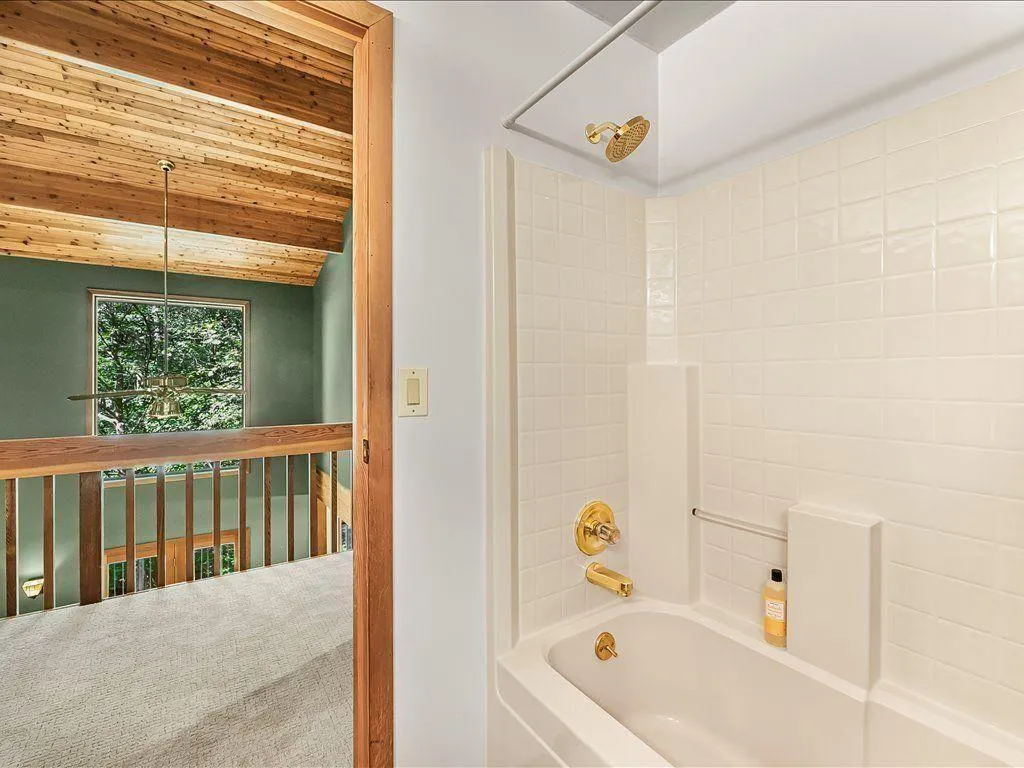 Woodstock, Georgia 30188, United States, 4 Bedrooms Bedrooms, ,4 BathroomsBathrooms,Residential,Active,208373