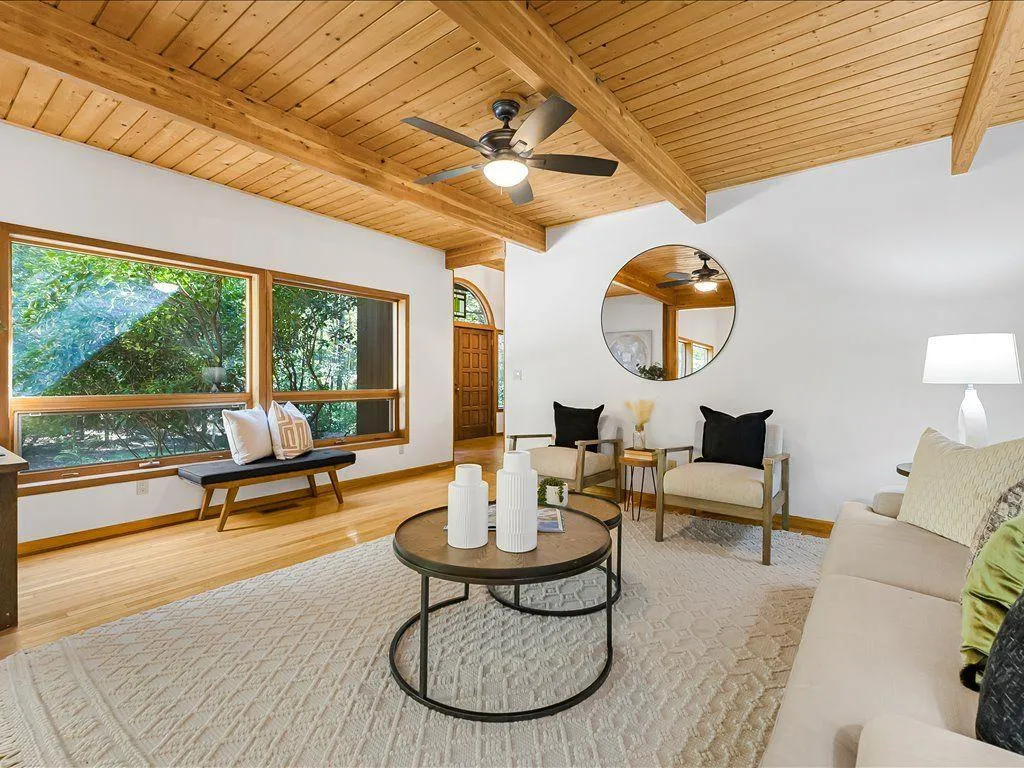 Woodstock, Georgia 30188, United States, 4 Bedrooms Bedrooms, ,4 BathroomsBathrooms,Residential,Active,208373