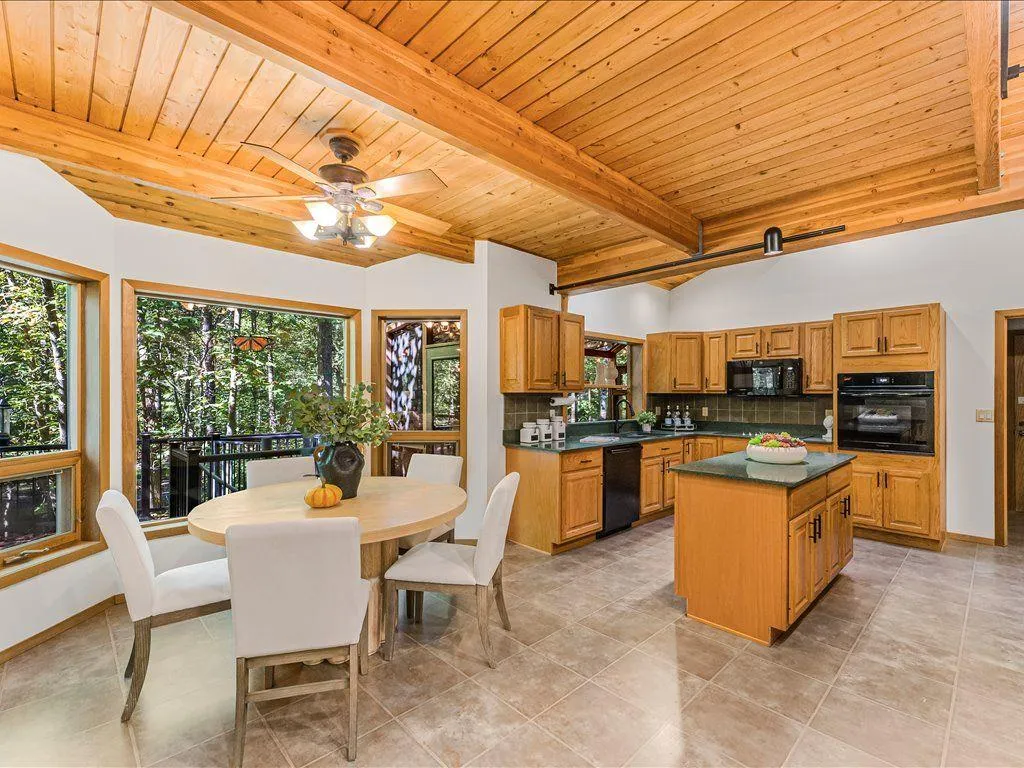 Woodstock, Georgia 30188, United States, 4 Bedrooms Bedrooms, ,4 BathroomsBathrooms,Residential,Active,208373