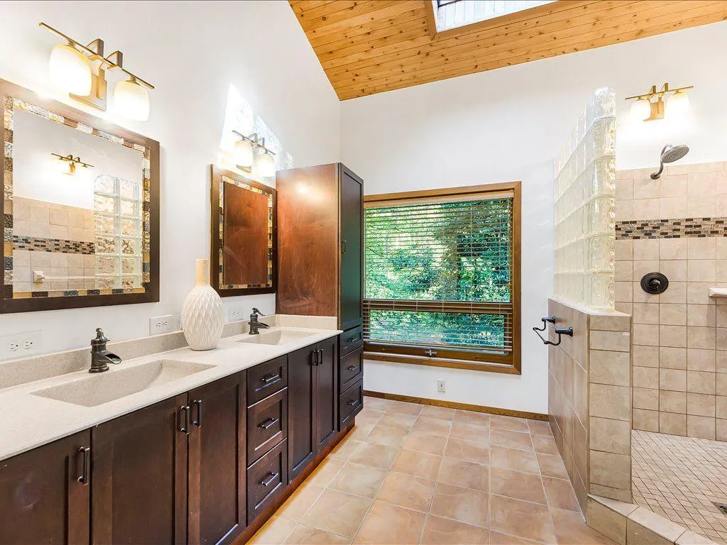 Woodstock, Georgia 30188, United States, 4 Bedrooms Bedrooms, ,4 BathroomsBathrooms,Residential,Active,208373