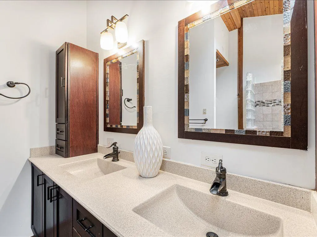 Woodstock, Georgia 30188, United States, 4 Bedrooms Bedrooms, ,4 BathroomsBathrooms,Residential,Active,208373