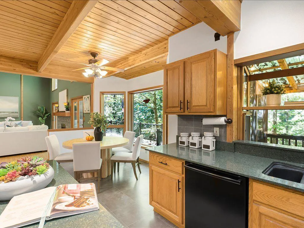 Woodstock, Georgia 30188, United States, 4 Bedrooms Bedrooms, ,4 BathroomsBathrooms,Residential,Active,208373