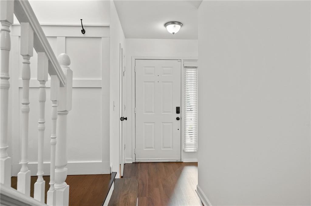 1069 Woodbridge Hollow NE
