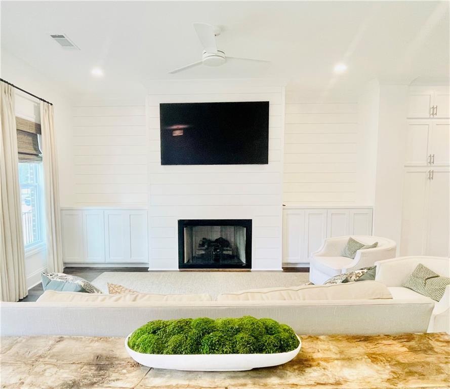 130 W Main Street 1