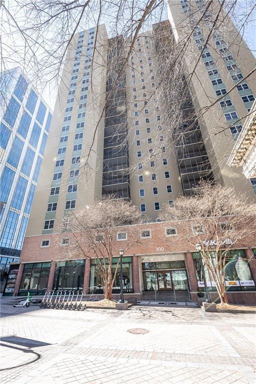300 Peachtree Street NE 9D