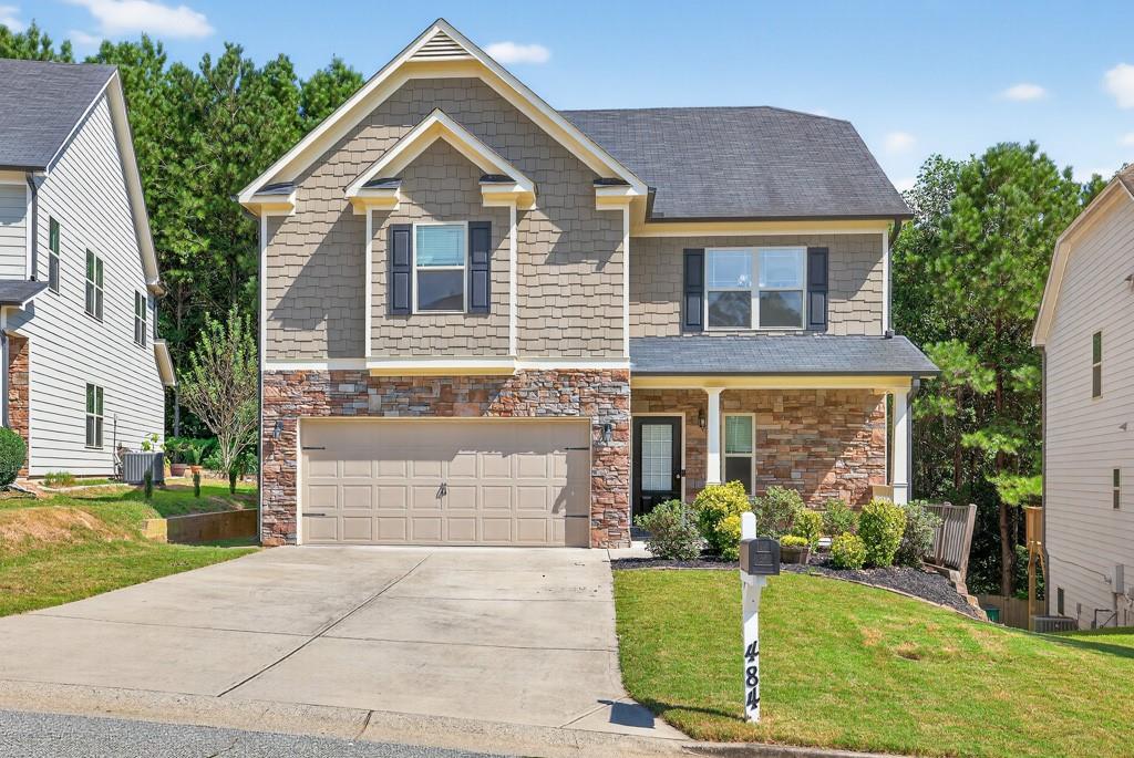 484 CRESTMONT Lane