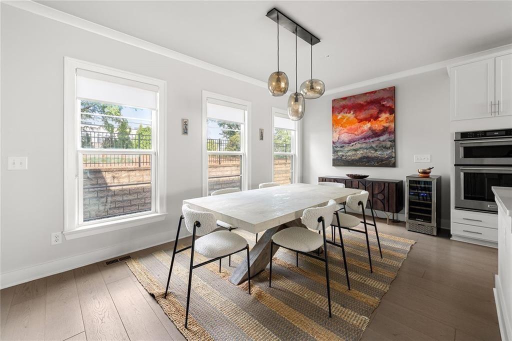 1012 Burnside Lane NW