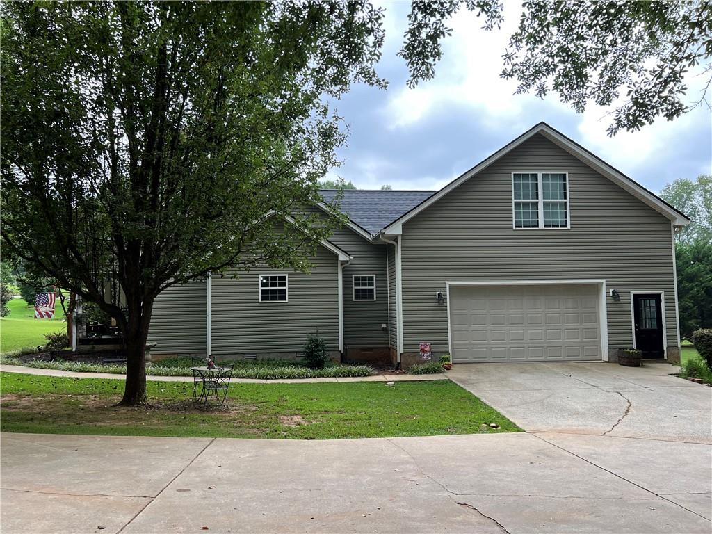 301 Summit Heights Dr.