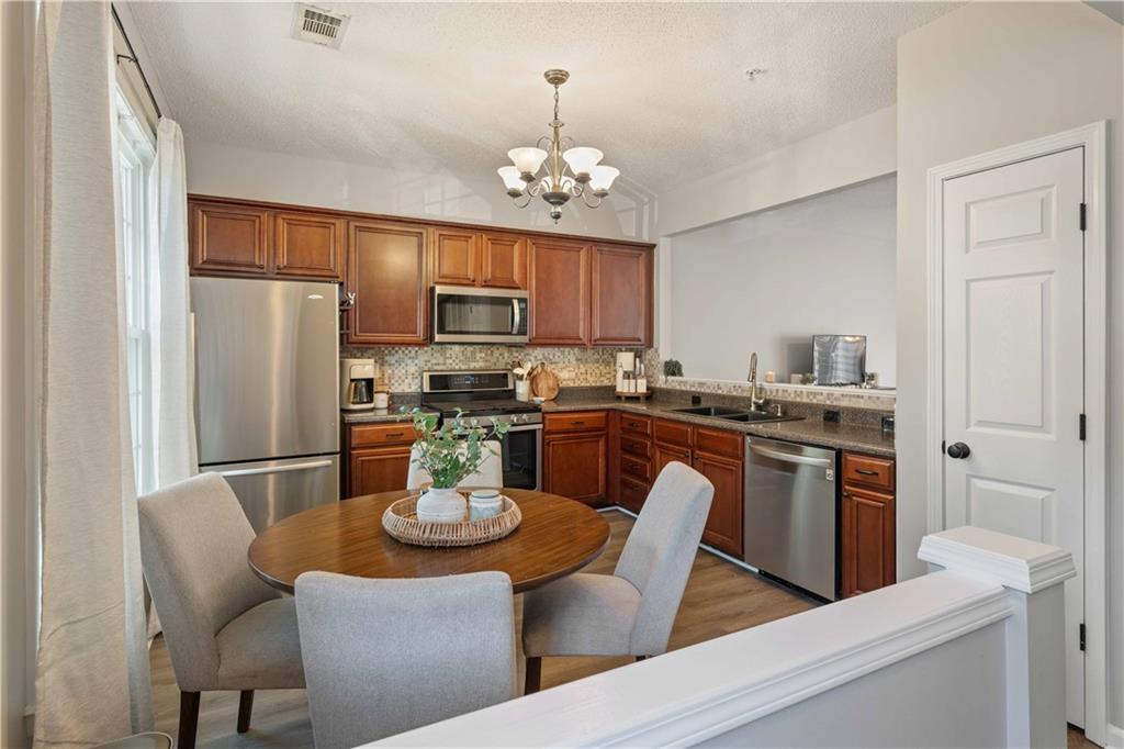 1240 Kilmington Court, Alpharetta, Georgia image 6