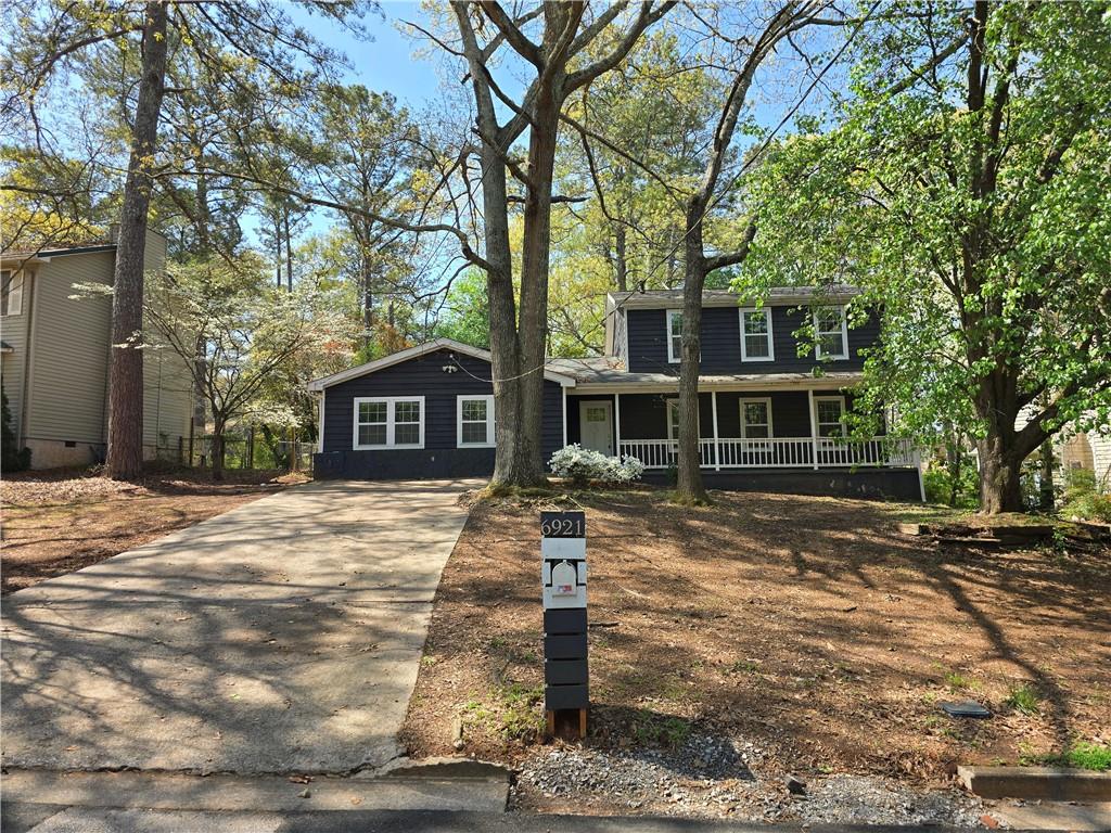 6921 Babbling Brook Drive, Rex, Georgia image 1