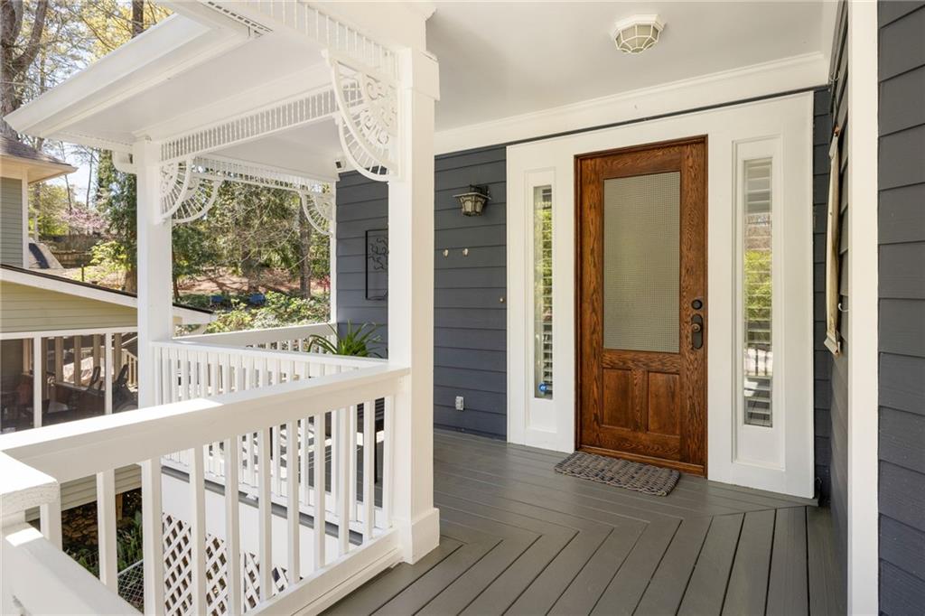 586 Harold Avenue NE