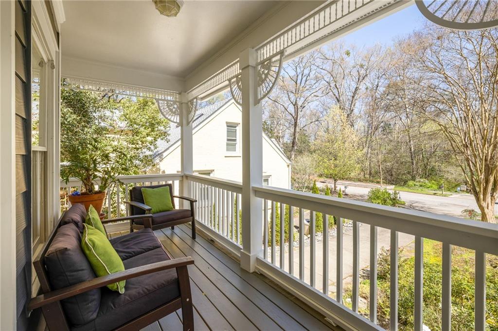 586 Harold Avenue NE