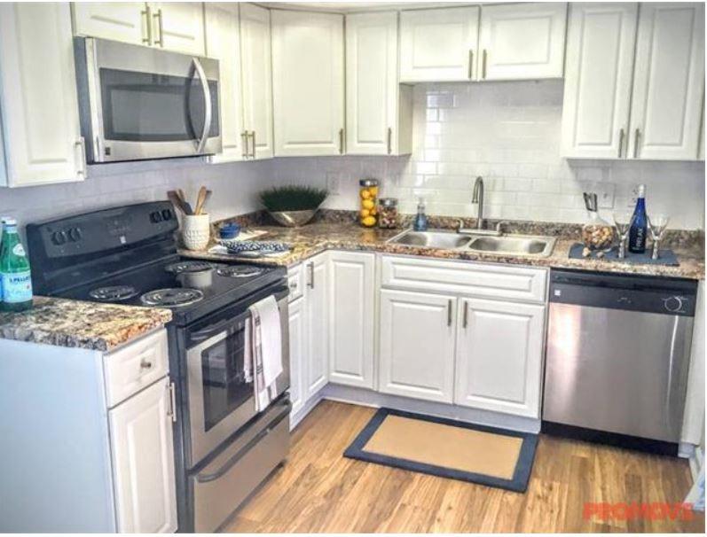 1500 Harbor Landing 2208