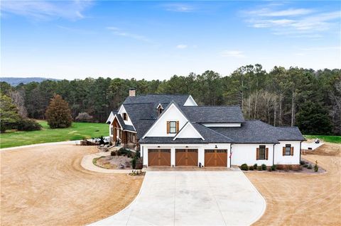 A home in Adairsville