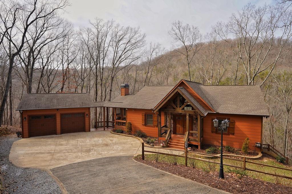 520 Mountain Falls Loop