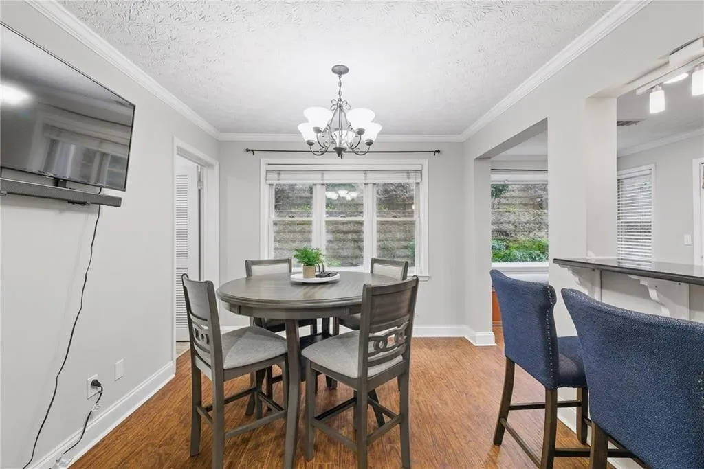 Atlanta, Georgia 30324, United States, 3 Bedrooms Bedrooms, ,2 BathroomsBathrooms,Residential,Active,220095