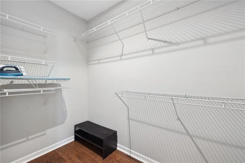 Atlanta, Georgia 30324, United States, 3 Bedrooms Bedrooms, ,2 BathroomsBathrooms,Residential,Active,220095