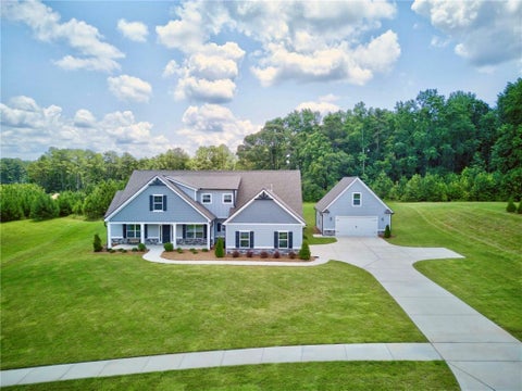 Homes For Sale - 48 Starr Place<br/> Newnan, GA 30263