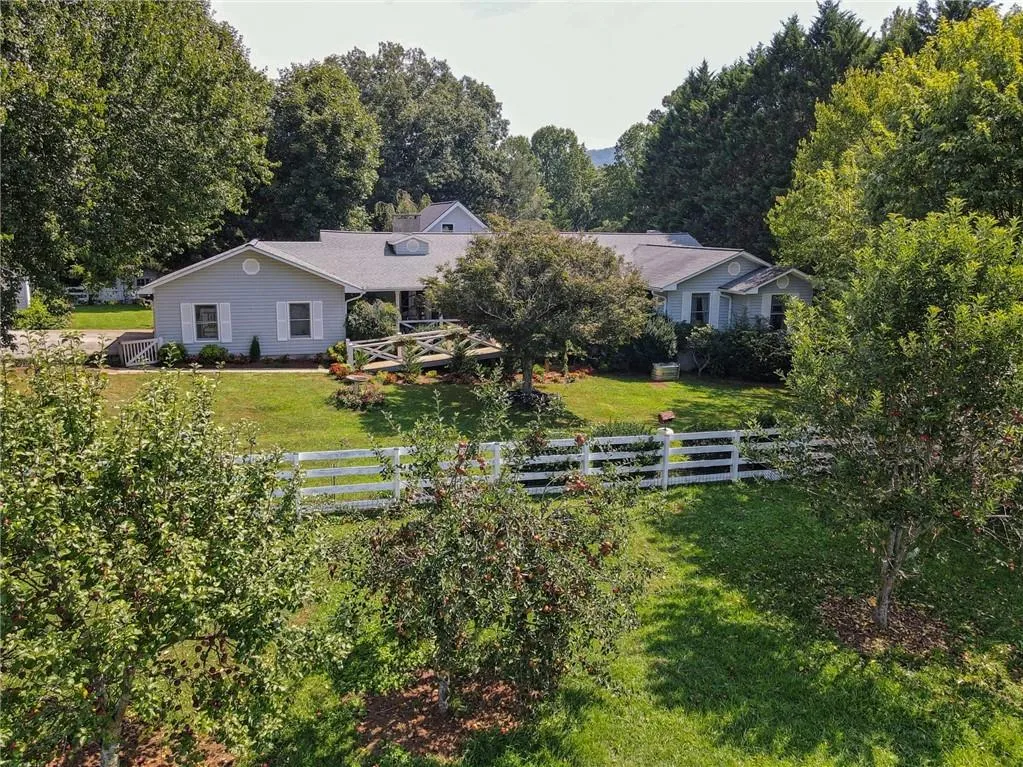 Dillard, Georgia 30537, United States, 4 Bedrooms Bedrooms, ,4 BathroomsBathrooms,Residential,Active,50953