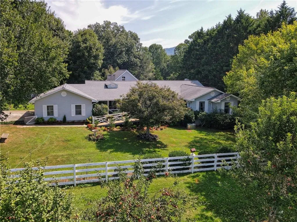 Dillard, Georgia 30537, United States, 4 Bedrooms Bedrooms, ,4 BathroomsBathrooms,Residential,Active,50953