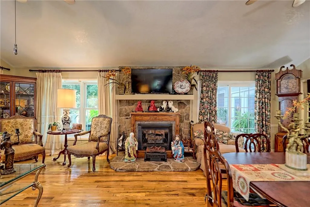 Dillard, Georgia 30537, United States, 4 Bedrooms Bedrooms, ,4 BathroomsBathrooms,Residential,Active,50953