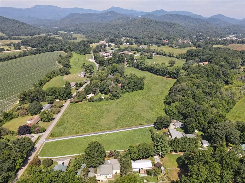 Dillard, Georgia 30537, United States, 4 Bedrooms Bedrooms, ,4 BathroomsBathrooms,Residential,Active,50953