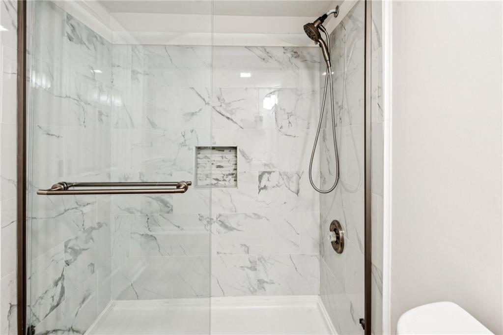 HENDERSON PLACE - Residential